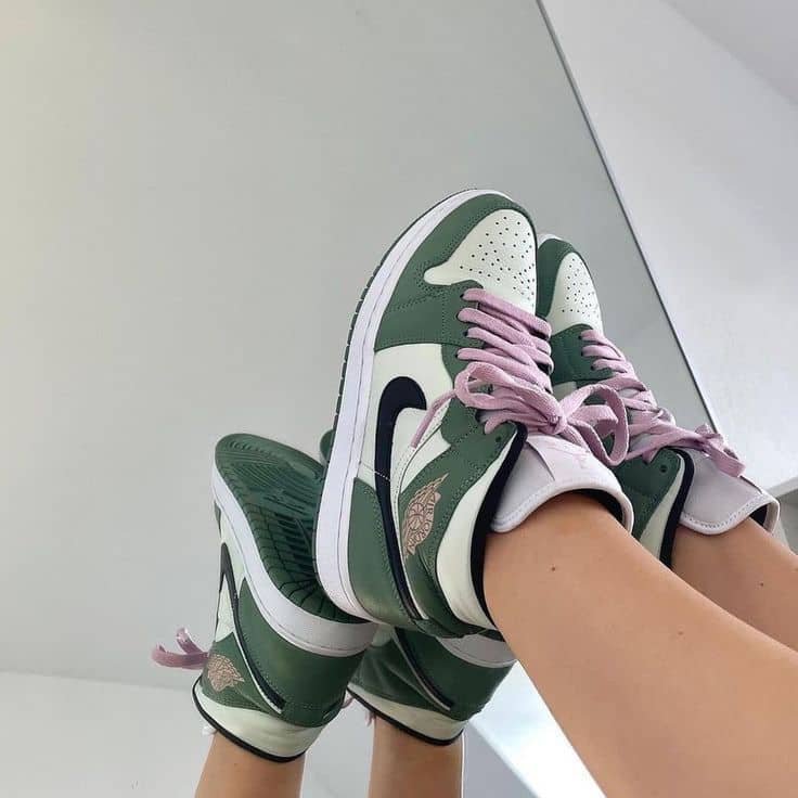 Air Jordan 1 Mid